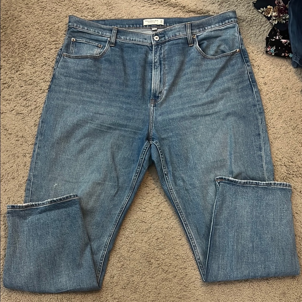 Abercrombie and Fitch Curve Love The Ankle Straight Blue Jeans